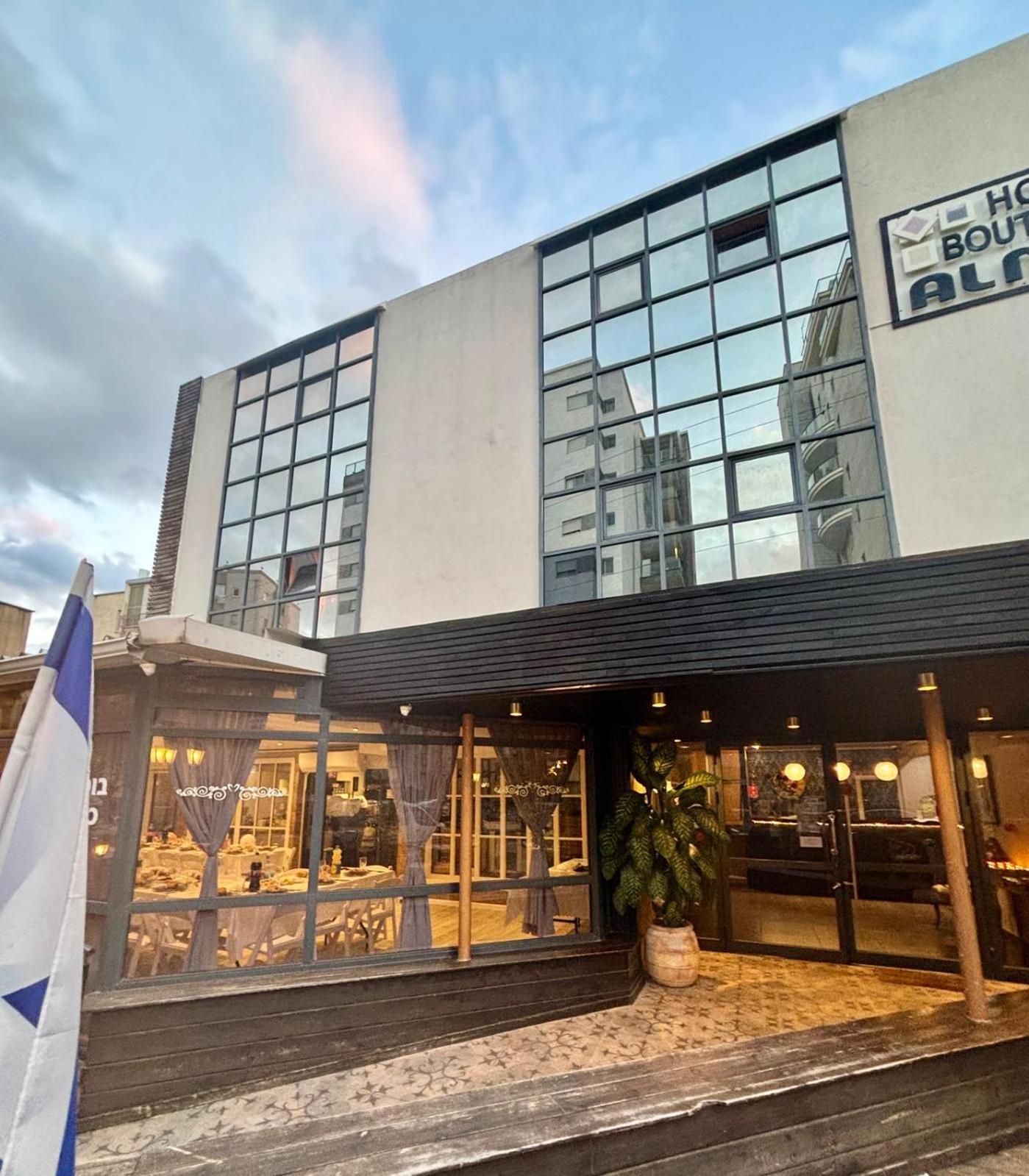 Hotel Alma - Near The Sea เนทันยา ภายนอก รูปภาพ